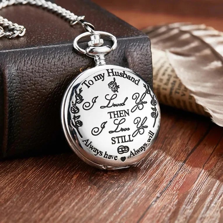 dcouragos's tweet photo. Carved Retro Pocket Watch 😍🥰😍. Explore more at https://t.co/FriCTVekt2

#aesthetic #aesthetics #style #fashion #fashionstyle #motivationdaily #Retro #Men #FashionDreamer #FashionHistory #elegance #elegant #USA #Florida #Australia #Trending https://t.co/zF5uwwdsl5