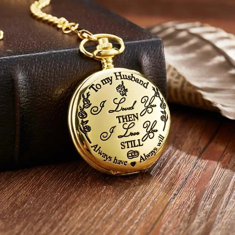 dcouragos's tweet photo. Carved Retro Pocket Watch 😍🥰😍. Explore more at https://t.co/FriCTVekt2

#aesthetic #aesthetics #style #fashion #fashionstyle #motivationdaily #Retro #Men #FashionDreamer #FashionHistory #elegance #elegant #USA #Florida #Australia #TrendingHot https://t.co/5vXxQlrM7h