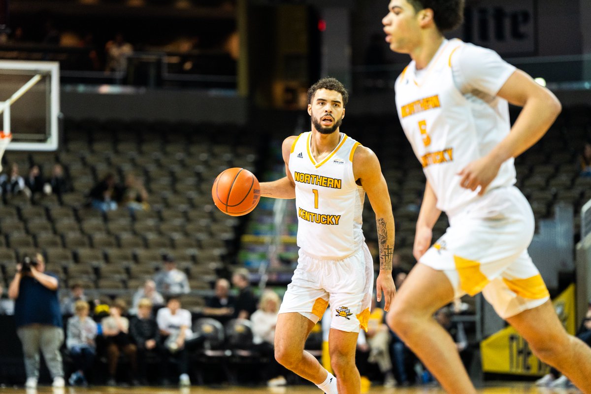 NKUNorseMBB's tweet photo. NKU gets right with big dub over Oakland 😤

- @m1chaelbradley has a career game w/ 26 points, 8 assists + 3 boards
- @ttrentt24 posts a double-double (20 + 11)
- @KItejere adds a double-double
- @mtwarrick3 continues his run at history

📰 - https://t.co/ve83rN1DG0

#NorseUp https://t.co/cBQfJLbwhz