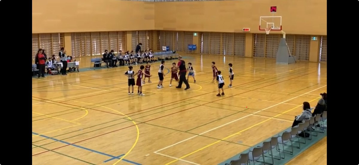 yskshs3's tweet photo. 2月3日はゼウスさん主催のレインボーカップに参戦🏀
U12.U10共に2位🥈😊
一般ルールでよく頑張りました👍
3ポイントが決まるとベンチも観客席も大盛り上がり(^^)
2.3月は対外試合続くのでケガなく経験値を上げて欲しい🥺
頑張ろ💪 https://t.co/sYJ09TfODf