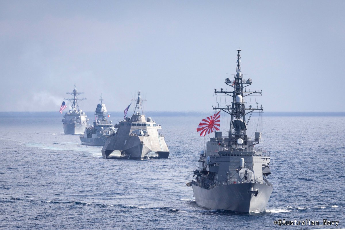 JMSDF_PAO's tweet photo. 2月7日・8日、護衛艦「#さざなみ」（派遣海賊対処行動水上部隊）🇯🇵は、南シナ海海空域において #米海軍 駆逐艦「ジョン・フィン」、沿海域戦闘艦「ガブリエル・ギフォーズ」🇺🇸、#豪海軍 フリゲート艦「ワラマンガ」🇦🇺と共同訓練を実施しました。

@USNavy @Australian_Navy https://t.co/B9xmIyfLjk