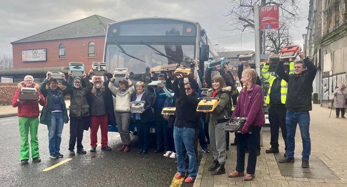 LittleAcornsBks's tweet photo. Fri 3 Feb 2023 @Translink_NI very generously & good humouredly supplied a special VIP bus to move over 85 #Typewriters with the help of the amazing #Derry public from #FoyleSt to @LittleAcornsBks' new place. Still pinching myself! This year... 1/3 ππ https://t.co/kgSRFxrB17