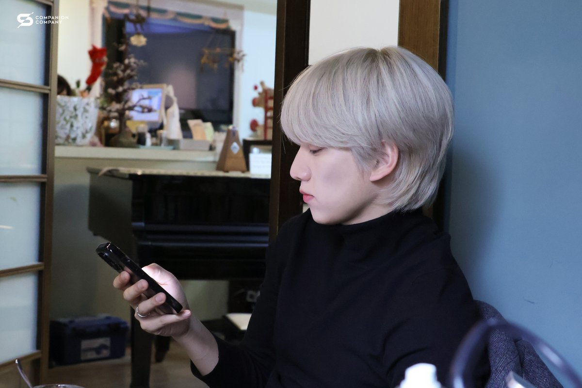 co_companion's tweet photo. [#POST📝]

누구나 마음 속에 금발 상혁 배우 하나쯤은 품고 있잖아요...?
금발 한상혁 못잃어...😭

🔗 https://t.co/SPmWRq66bv

#혁 #한상혁 #HYUK #HANSANGHYUK 
#DANGDUTKPOP29THER https://t.co/pt6hOiiUQD