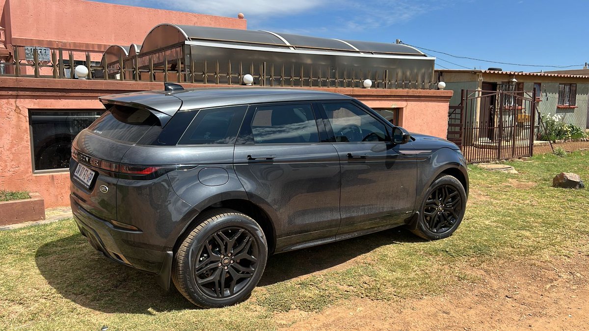 FaizelPatel143's tweet photo. The National Prosecuting Authority’s (NPA) Asset Forfeiture Unit (AFU) has secured a preservation order over more than R3m worth of property belonging to seven people linked to an alleged gold syndicate. #NPA #GoldSyndicate @TheCitizen_News https://t.co/za7vrsEDHV