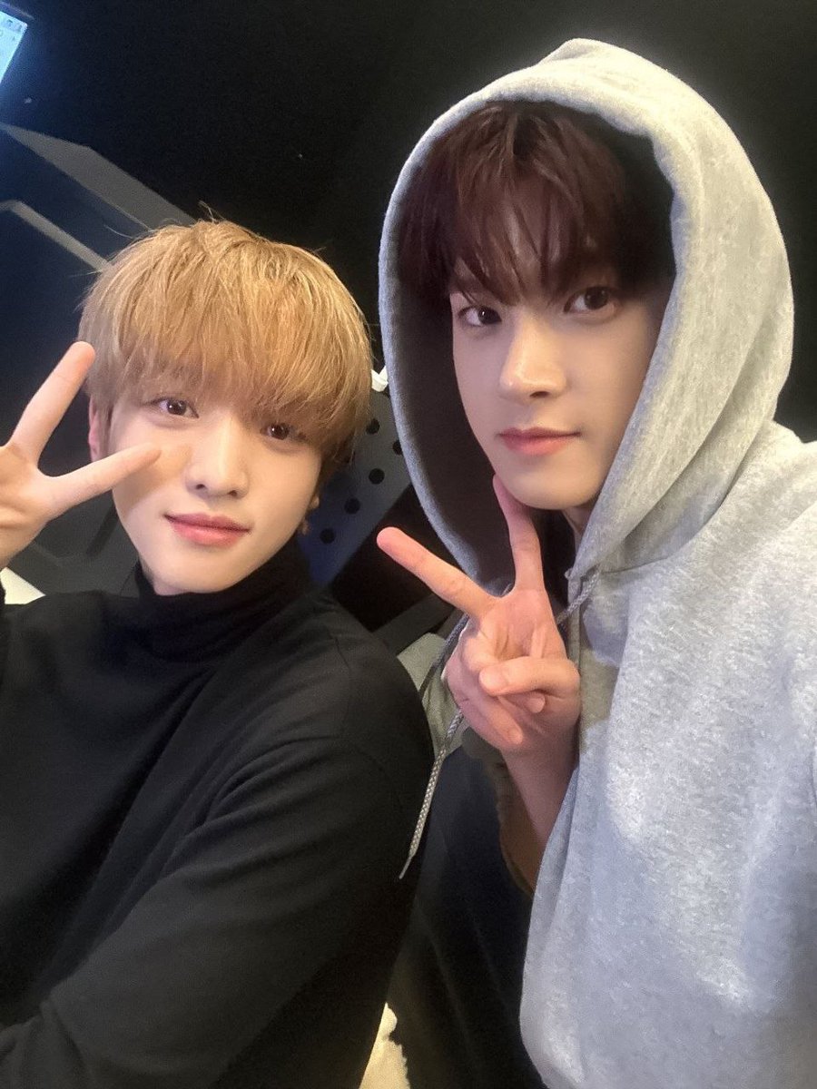 TOKTOQ | TRAD ⚡ 09.01 24

"Gran Jun, gran Jun😝"

#xikers #싸이커스 

⚡️🩵 Xikers Costa Rica 🩵⚡️