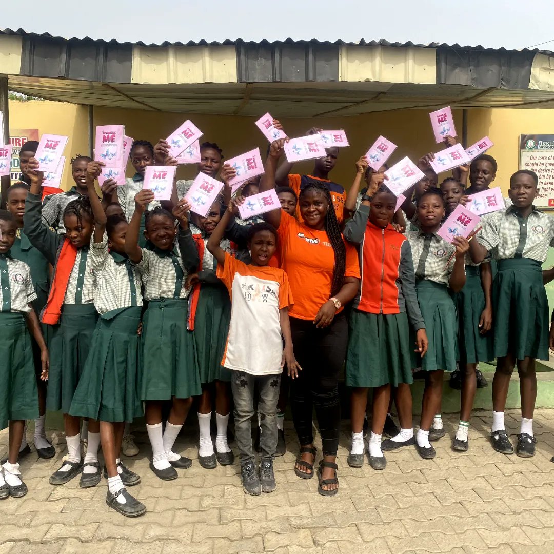 Petrascene's tweet photo. Promoting the rights of girls is one thing, making girls understand their rights is another thing. Through this outreach, the girls were taught how to develop good self-esteem, Sexual and Reproductive Health and Rights (SRHR), and to make proper Career choices.

@unwomenafrica https://t.co/h0VrNN2jLf