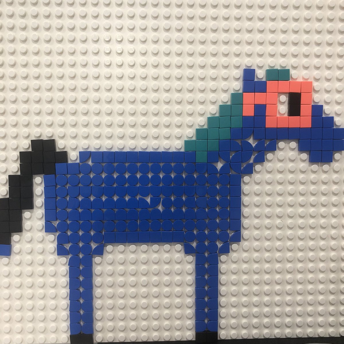 BlockHorses's tweet photo. BlockHorse with Noggles in Lego https://t.co/8fal1Gz79q