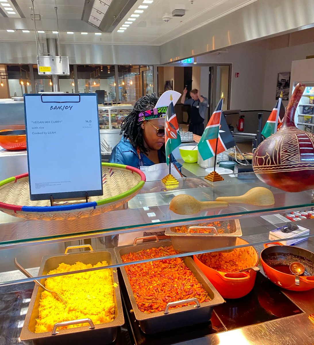 Leahsunrays's tweet photo. 3 Days in Frankfurt with Jamboafricandishes where you get alittle of everything in 1 plate served with lots of love.
Taunus Anlage Frankfurt Am Main we shall be back. https://t.co/K0561r4M9s