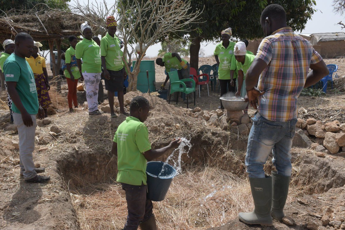 Our project in Ghana is supporting farmers to adopt good agricultural practices, including composting to improve soil fertility for increased crop yields. Organic manure production also helps the farmers to reduce the need of expensive chemical fertilizers. #ghana #fmnr <a href="/sssaaka/">Sumaila Seidu Saaka</a>