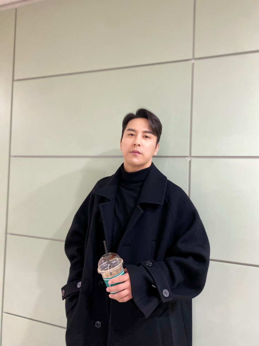 HOENT_official's tweet photo. [📸]

민트들이 이런 거 좋아하는 거 알지😉
설 연휴 시작이 완벽하도록,
민호 사진 한 번 보고💕
잠시 후 오후 8시 30분에
설 특집 #편스토랑 챙겨보기🫶

#장민호 #JANGMINHO https://t.co/JAVbeRkz2x