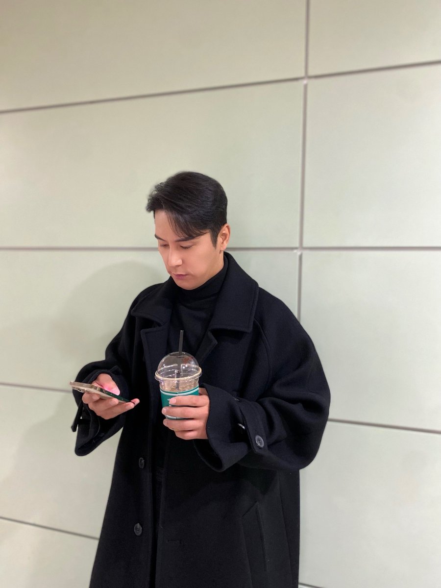 HOENT_official's tweet photo. [📸]

민트들이 이런 거 좋아하는 거 알지😉
설 연휴 시작이 완벽하도록,
민호 사진 한 번 보고💕
잠시 후 오후 8시 30분에
설 특집 #편스토랑 챙겨보기🫶

#장민호 #JANGMINHO https://t.co/JAVbeRkz2x