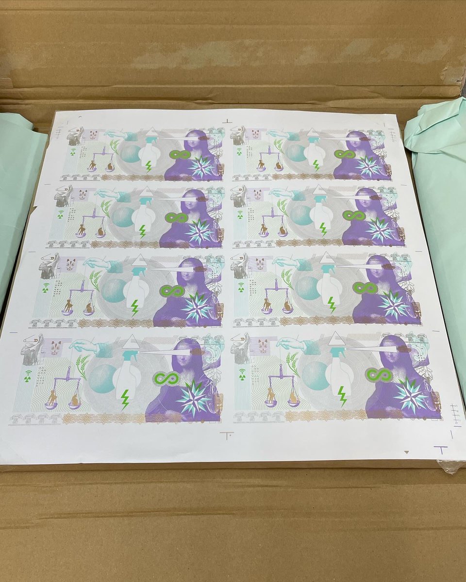 Central_67's tweet photo. お札(おさつ)本刷完成。シルク5色刷
今回の展示は「お札」
おさつ、おふだ、ねふだ、にふだ
お札、お札、値札、荷札
のグラフィックを色々な素材に色々なプリント方法を試しています。
#印刷物産展 #central67 #木村豊 https://t.co/s2chRnW5St