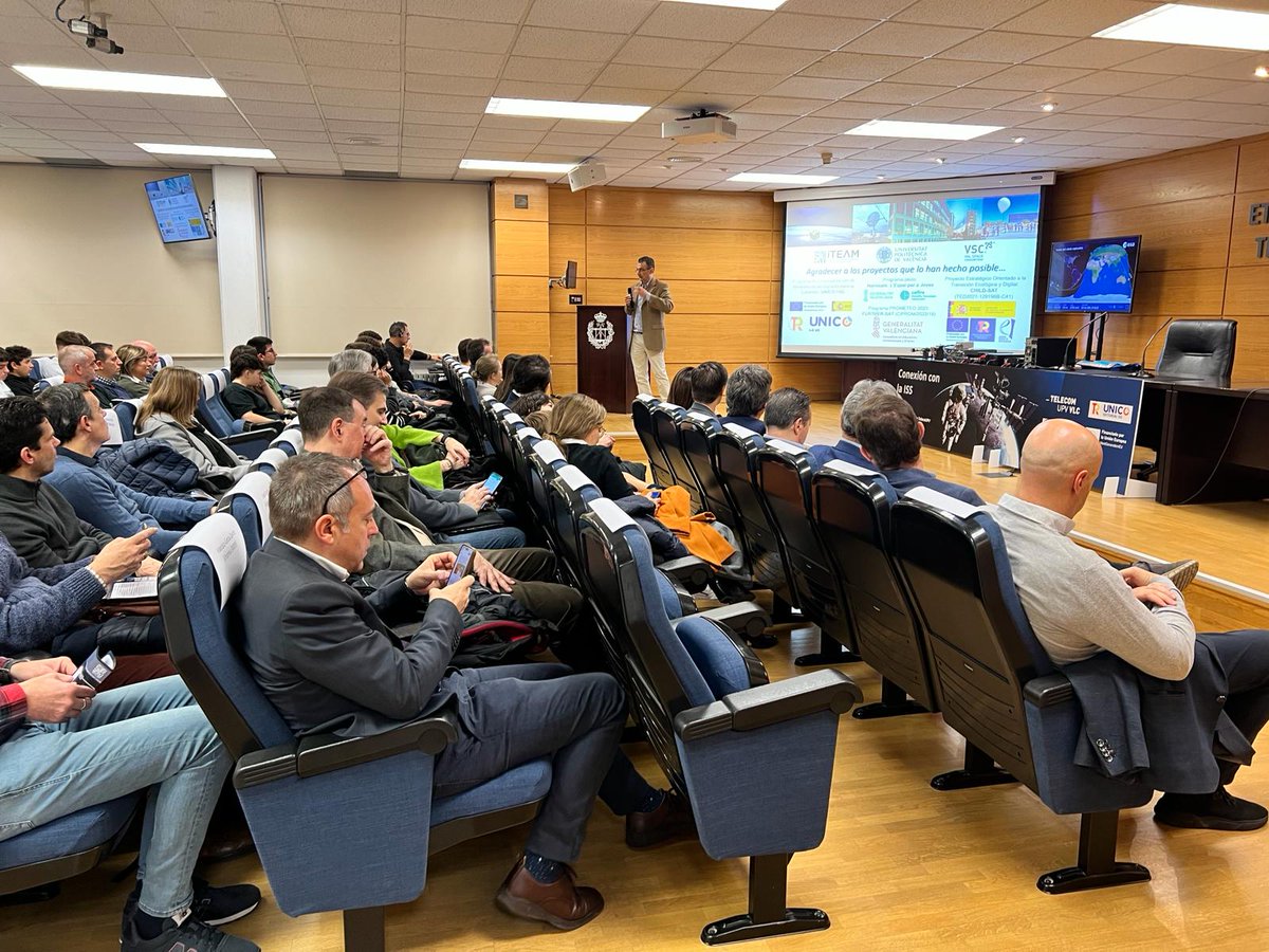 🟠 ¡Hoy los protagonistas son ellos y ellas! Distintos IES de la CV se han desplazado hasta nuestra Escuela para estar presentes en la conexión que vamos a realizar con la <a href="/Space_Station/">International Space Station</a>
Además, han preparado muchas preguntas muy interesantes😃
Gracias a todos los asistentes 🫂🧡