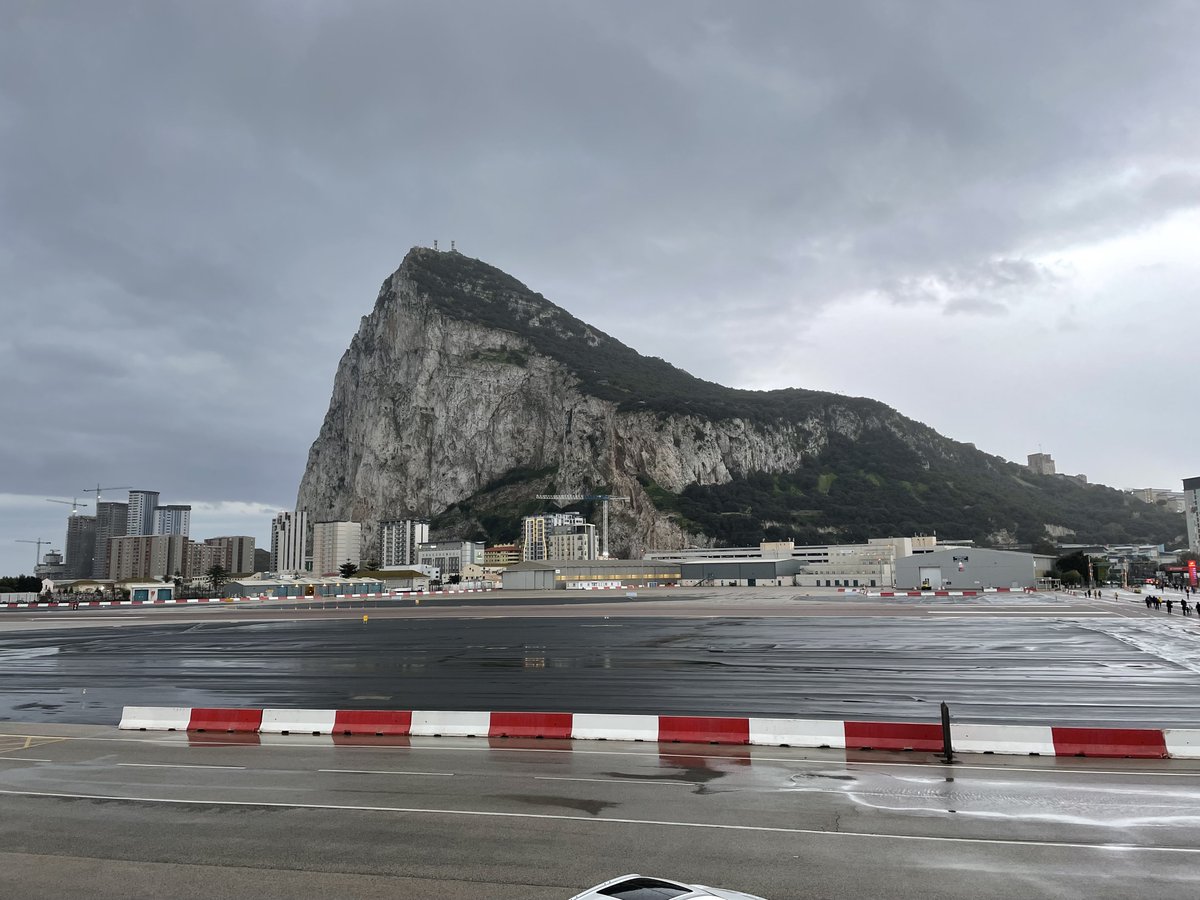 #StormKarlotta is making her presence felt across Gibraltar today as strong winds and heavy rain are expected throughout today. This afternoon a risk of thunderstorms in addition to the gales or perhaps severe gales from a southwesterly/westerly direction. Max temp 18 C 🌬️🌧️⛈️