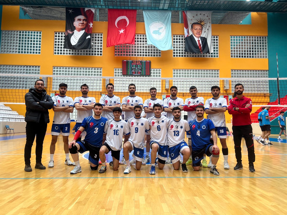 BatmanVoleybol's tweet photo. Batman Üniversitesi 3
Mardin Artuklu Üniversitesi 0
25-19 25-18 25-16
@idris_prof @murat8bilgic @SimsekBerzan @mehmetgunaygazi @OA_BAK @GSBsporgm @batmanhem @batmanunvsks @unilig_tusf https://t.co/xyVobwIk80