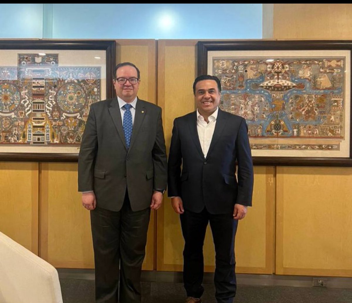 rzballesteros's tweet image. UNAM + BLOQUE = IA, RV, RA, Programación y FUTURO

El Municipio de Querétaro a través del nuevo  Centro de Innovación y Creatividad Bloque se enorgullece de anunciar una colaboración pionera con la Universidad Nacional Autónoma de México (UNAM), la institución de educación…