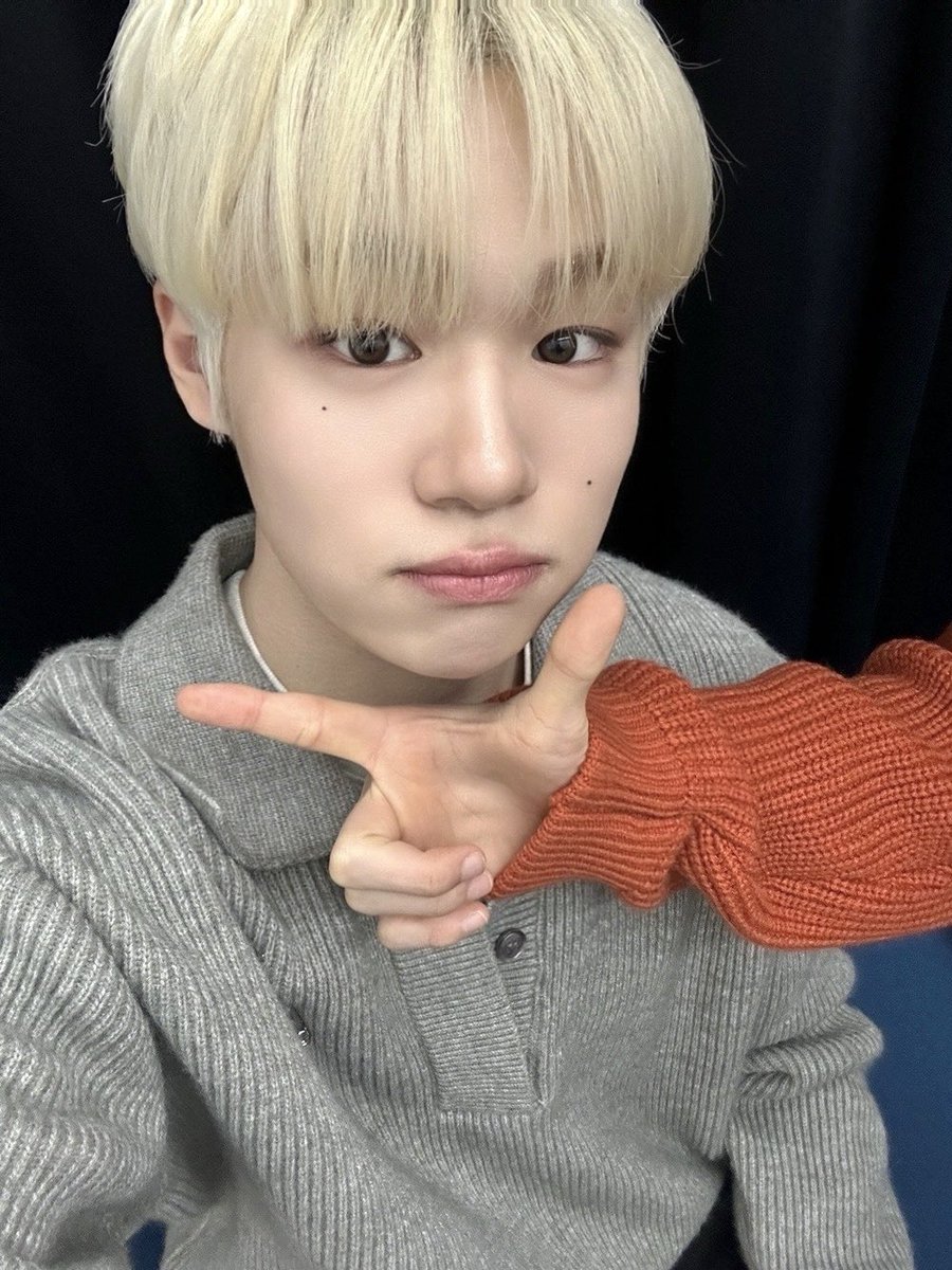 thewind_twt's tweet photo. [#김희수] 위즈〰️ 새해 복 많이 받아요💕 
즐거운 설 연휴 보내면 더 멋지고 귀여운 더윈드의 모습들이 기다리구 있으니까 기대 많이 해줘요!🥳 https://t.co/tRMHamakJJ