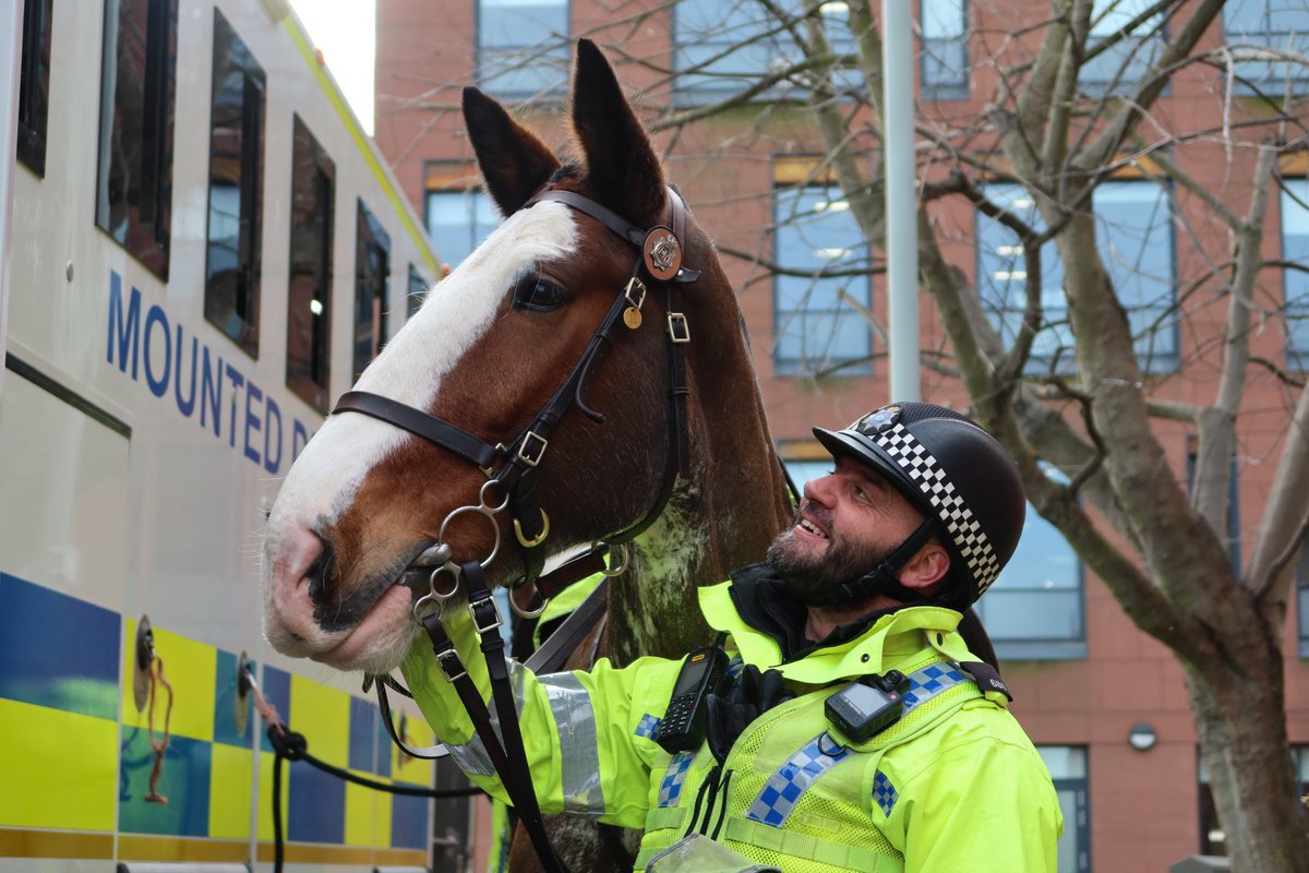 I love this photo of Big Henry taken and sent to me by one of our brilliant media team.
We were policing Rotherham town centre as part of an operation to combat crime, drugs, and antisocial behaviour. 
#OpDuxford