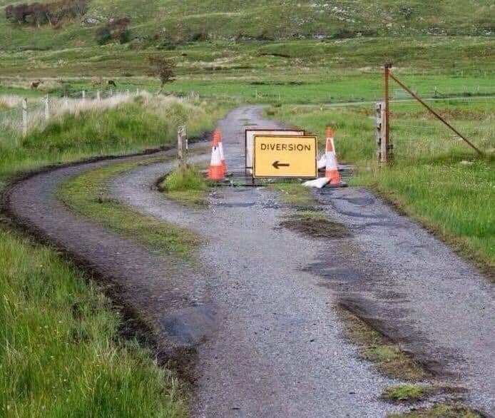 A52Cars's tweet photo. Had to phone our clients last night and explain we may be late due to a diversion on route 😆😁😆

#Chauffeur #Derbyshire #Derby #funny #UKRoads #A52Cars https://t.co/SdwML8Yci9