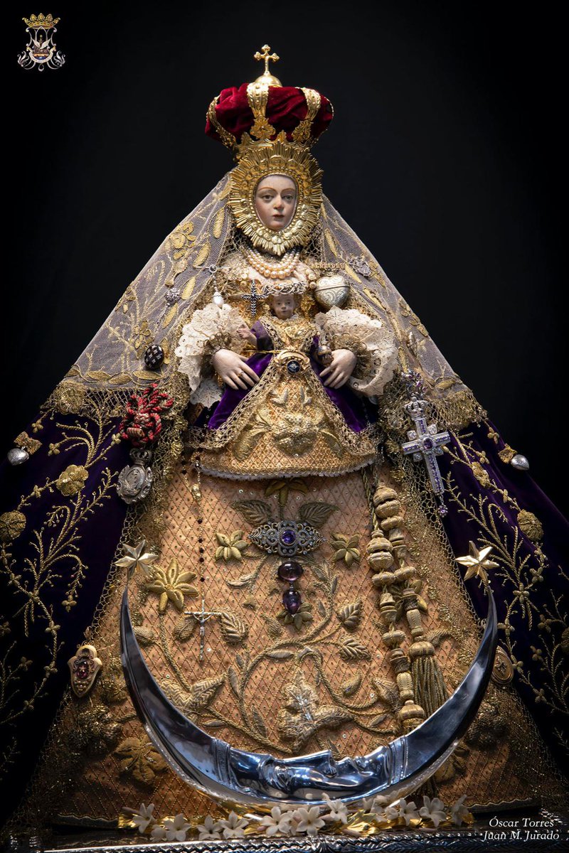 Nuestra Señora de la Caridad Coronada recibe a sus fieles durante este tiempo litúrgico de cuaresma, que nos prepara para conmemorar la Pasión, Muerte y Resurrección de Jesucristo.

Señora, Madre nuestra de la Caridad, ruega por nosotros.
