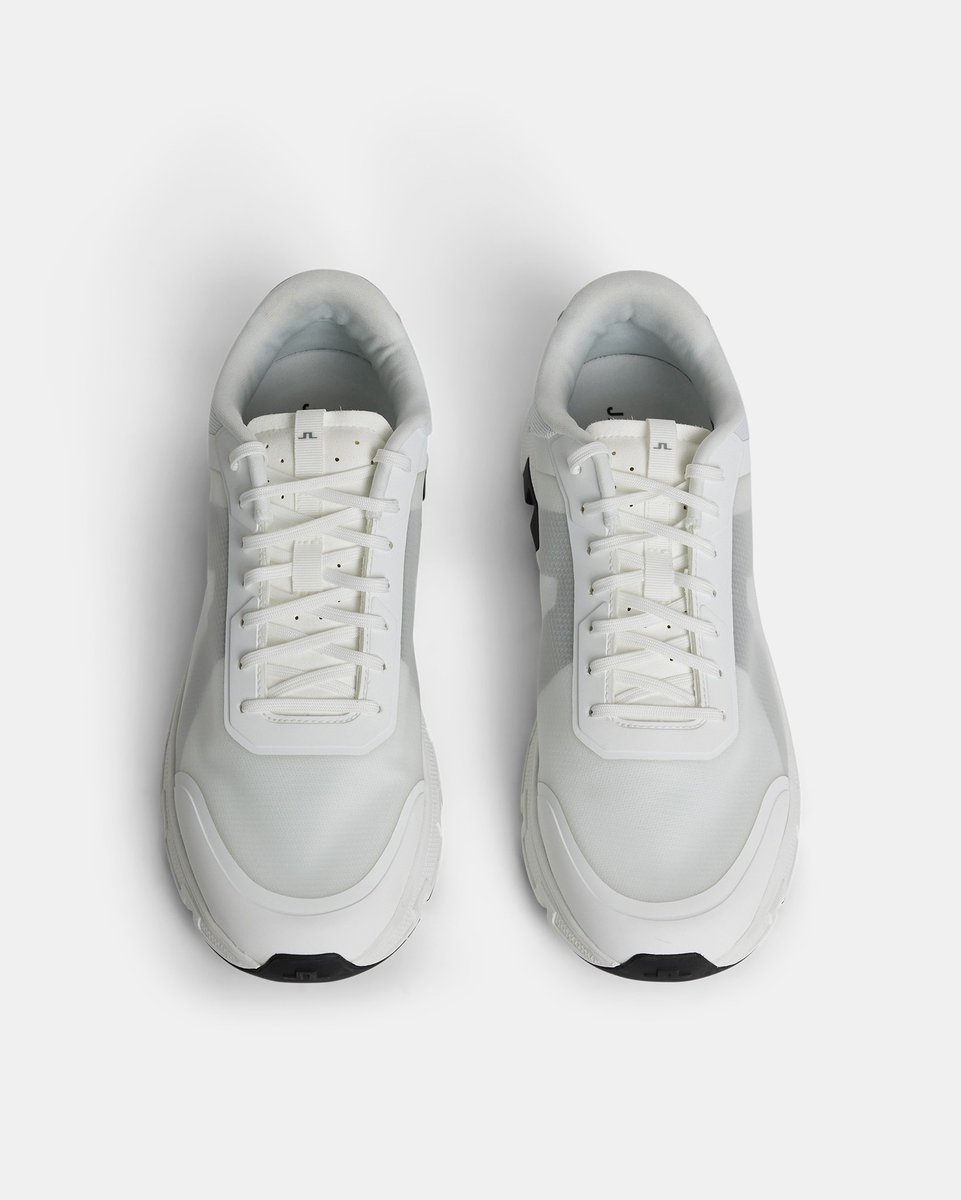 ClarkesGathurst's tweet photo. Experience a new generation of shoes | �J Lindeberg Vent 500 Golf Shoes feature 100% Waterproof protection and a mesh upper for better airflow whilst on the course👟 https://t.co/DkMQmFxAJ8