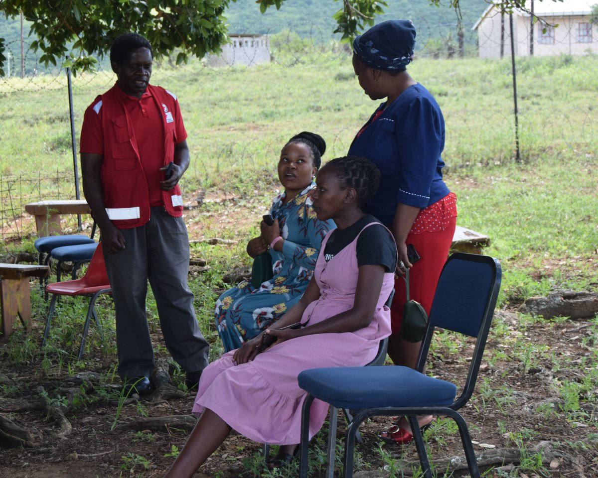 @redcrosseswatin Programmes Manager, Dr Jele discussing with Patmos Primary School teachers during a GBV, Stigma & Discrimination awareness campaign. Silele clinic with support from Japan Red Cross conducted an awareness campaign in 10 schools around the Clinic catchment area.