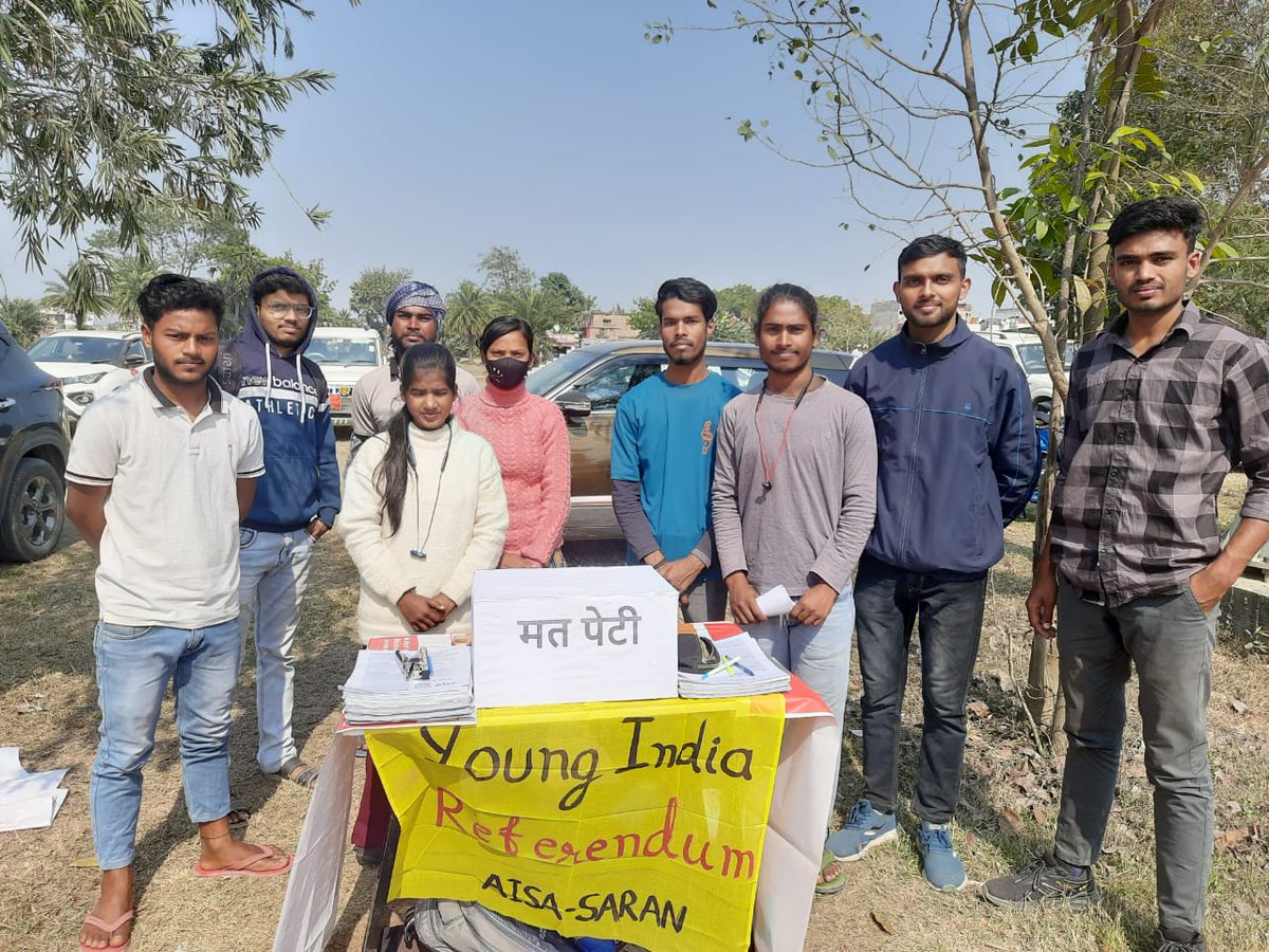 PrasenjeetKuma6's tweet photo. JP University Chhapra में Young India Referendum।
#YoungIndiaReferendum2024 #YouthVoice #Students #Employment #2024 #NotoDereservation https://t.co/DDSBCsRU1j