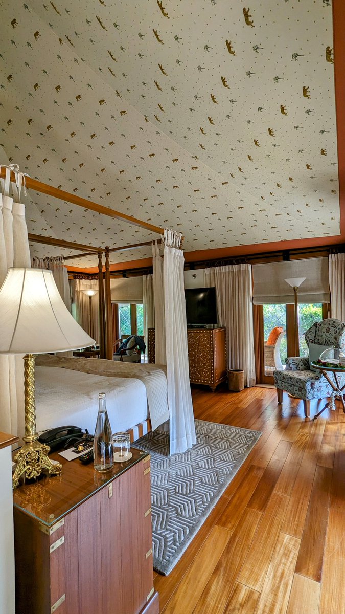 smartspendcode's tweet photo. ✨ The Oberoi Vanyavilas Ranthambore 🌿🐅

Nestled amidst nature's embrace, it's a sanctuary of luxury and tranquility

Check out the🧵for a detailed glimpse of this extraordinary property @OberoiHotels

#LuxuryTravel #NatureRetreat #ccgeek #eih #oberoihotels #Ranthambore #Jaipur https://t.co/32rTqV0k8z