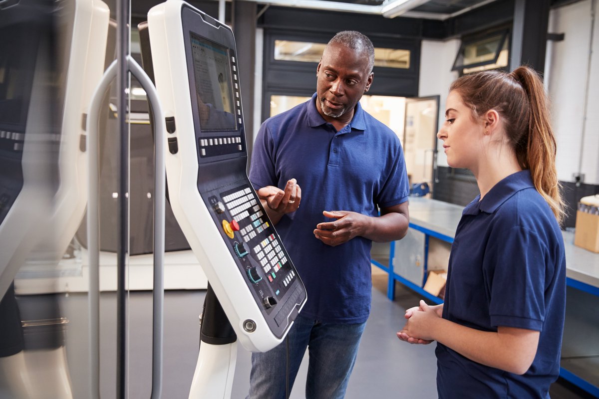There are many paths towards a fulfilling career in physics that don’t involve going to university. #Apprenticeships are jobs with training that offer #SkillsForLife. We celebrate organisations championing apprentices in our new report. Read it here: iop.org/SolvingSkills