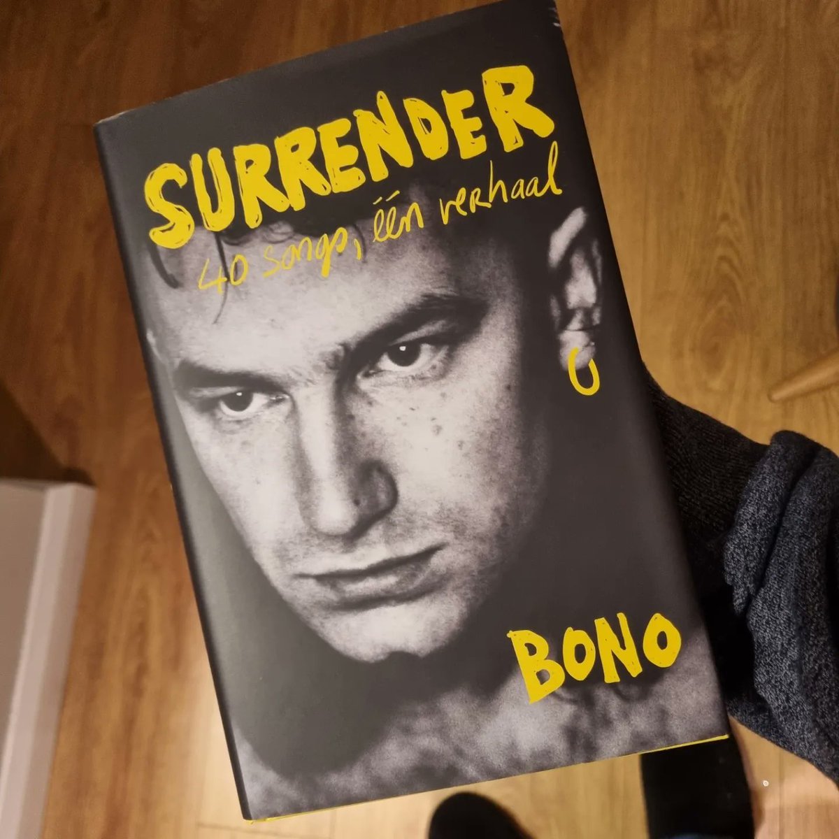 chucklelee's tweet photo. The Dutch Edition of Surrender.
Now after the Finnish edition.
#books #u2 #bono #surrenderbybono #Finland https://t.co/JJgnSCyJ1E