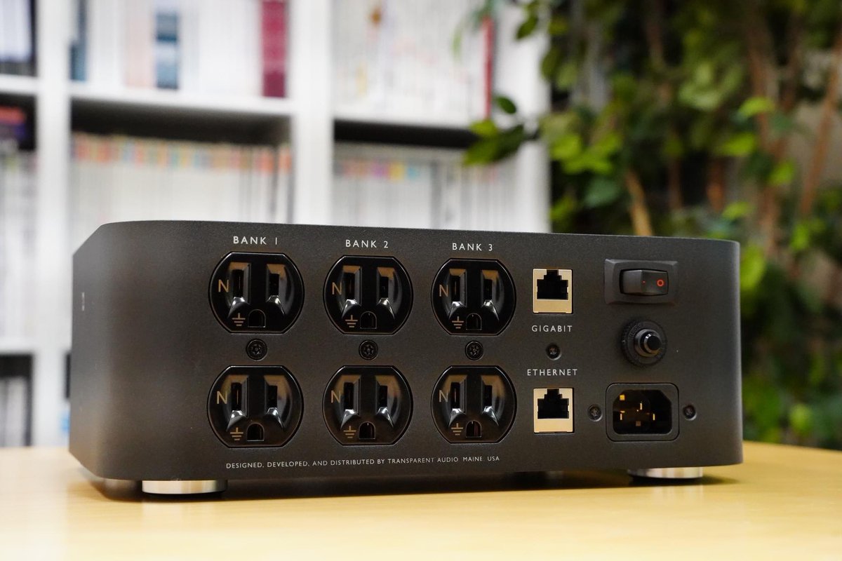 axiss_audio's tweet photo. Transparent Audio より新商品が届きました。
POWER CONDITIONER PowerBank 6が生まれ変わり新登場!
ラインノイズフィルターを搭載した6系統のAC電源アウトレットの配列が変更になり本体がコンパクトになりました。
商品名:P6 G6-C
#highendAudio #audiophile #TRANAPARENT #TRANSPARENTCABLE https://t.co/7n6YLGAeAR