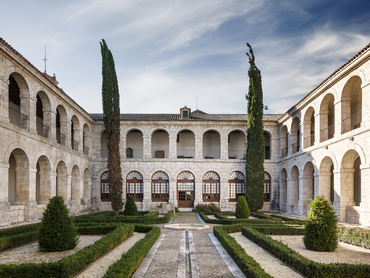 PatrimNacional's tweet photo. 🎥 Esta noche la @academiadecine lleva los premios #Goya2024 a Valladolid.
🏆 Muy cerca se encuentra uno de los mejores ejemplos de arte mudéjar en Castilla y León, el #RealMonasterio de #SantaClara de #Tordesillas.
🎞️ ¡Ven a descubrir la riqueza de nuestro #RealSitio! https://t.co/cSVYBP5gdt