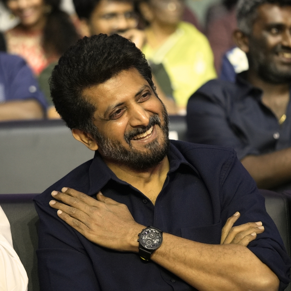theHMMofficial's tweet photo. Moments of Happiness are created after the great deed of Hard Work! Visual Pearls of #SirenAudioLaunch

@actor_jayamravi 's  #SirenFromFeb16

TN theatrical release by @RedGiantMovies_

A @gvprakash Musical
Written & Directed by @antonybhagyaraj 

@KeerthyOfficial @anupamahere @SamCSmusic @sujataa_HMM @MShenbagamoort3 @iYogiBabu @IamChandini_12 @AntonyLRuben @brindagopal @dhilipaction @selvakumarskdop @SaktheeArtDir @shiyamjack @teamaimpr @Omaartweets @sudharshan_17 @SonyMusicSouth