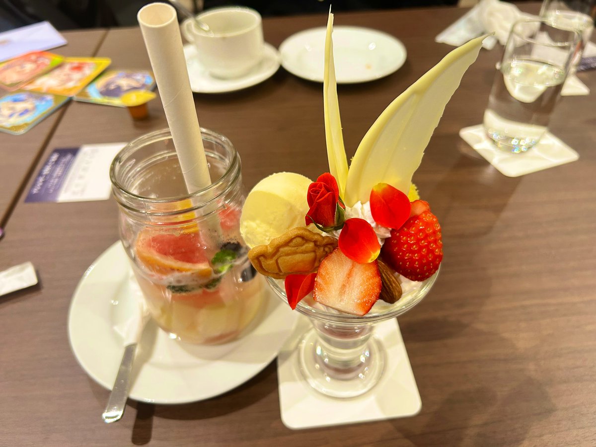 karabasa55's tweet photo. メルストコラボカフェ行ってまいりましたー！！
とっても美味しかったし、何よりもう色々何から何まで眼福でした……!!
文字も絵も一発描きって難しい…… https://t.co/2hl4t9h9ag