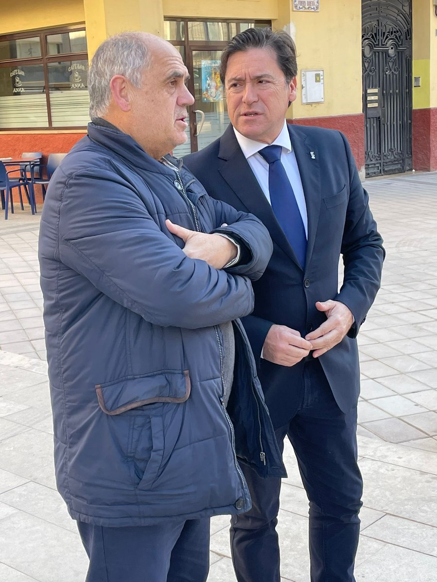 PP_Benicarlo's tweet photo. Des del #PartitPopular de #Benicarló coneixem la importància d’accedir a les línies d’ajudes de Generalitat per als ajuntaments, i per això és fonamental l’assessorament en matèria d’administració local

💼Gràcies per la visita, José Antonio Redorat

JUNTS #MilloremBenicarló 💙 https://t.co/SNZXG8cpFm
