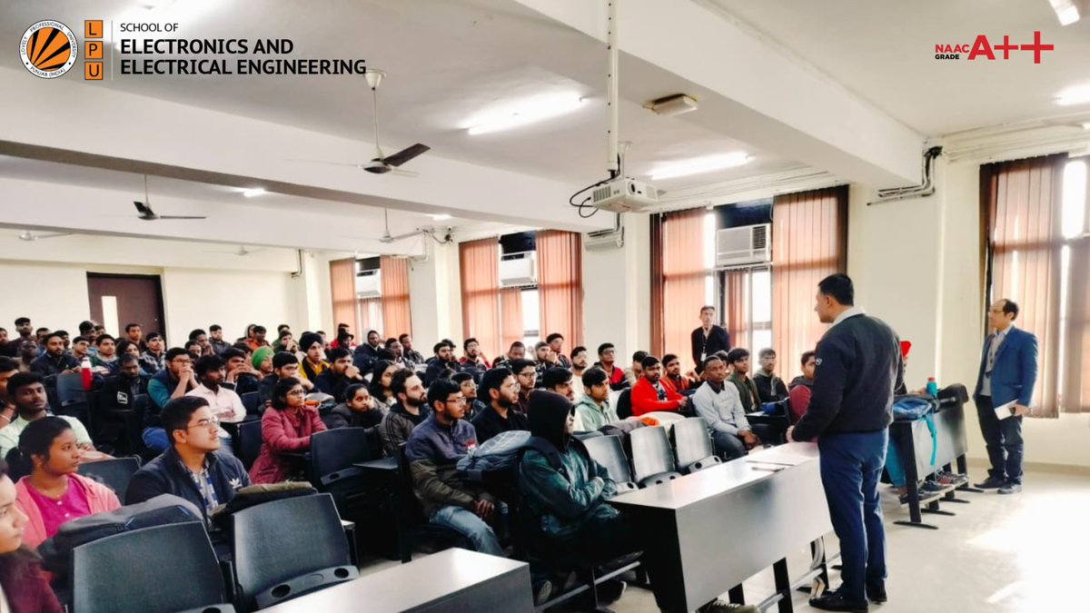 LPU_EEE's tweet photo. Dr. Gaurav Sethi, HoS(SEEE), interacted with the first year students of SEEE regarding academic activities.
#LPU #LovelyProfessionalUniversity
#SchoolofElectronicsandElectricalEngineering #ElectconicsandCommunicationEngineering
#ElectricalEngineering #SEEE https://t.co/UBwNoswbHY