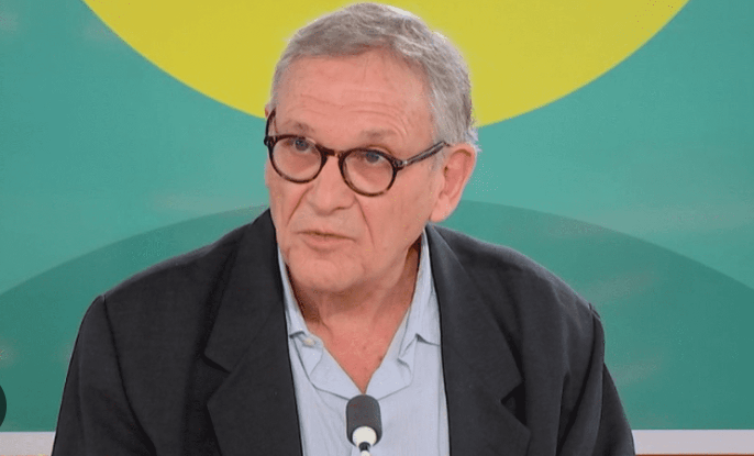 oumma's tweet photo. Rony Brauman sur Gaza: "Ces atrocités sont commises avec la complicité des pays qui se réclament du droit international, du droit humanitaire, de la légalité internationale, c'est-à-dire les pays occidentaux, au premier rang desquels les États-Unis. Mais avec le concours actif de pays européens dont l'Allemagne, la Grande-Bretagne, la France. Nous sommes en train de devenir activement complices de ce carnage et cette boucherie."
https://t.co/COBYqSB8t8