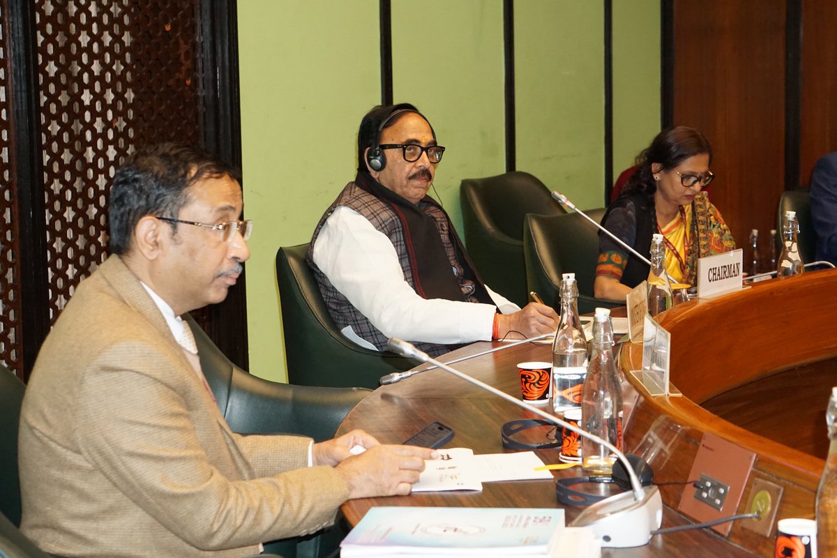 MHI_GoI's tweet photo. Productive session at the Consultative Committee for MHI on 'Role of PSUs in the era of new technology, chaired by Hon’ble Minister @DrMNPandeyMP. Discussions with officers from MHI, BHEL, IL, and EPIL pave the way for a tech-driven future. 
#MHI #TechInnovation https://t.co/MA2AWdv9YM