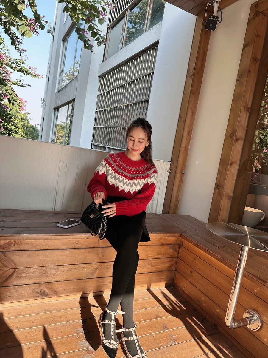 丸子🍡在这里祝福大家除夕快乐😃红红火火过大年！

#丝袜 #黑丝 https://t.co/i9FoD2ovck