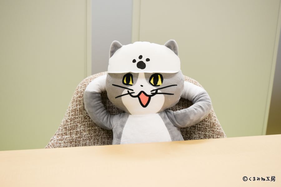 fancy_fukuya's tweet photo. ✨🐈発売商品情報🐈✨

SNSで大人気！
「＃くまみね（@kumamine）」の
「＃仕事猫」より、あらゆるシーンに活用できる
ロングぬいぐるみがプライズに登場✨

2月下旬ごろから
全国の一部アミューズメント施設の
取扱店舗にて順次展開予定����

詳細はこちら🔽
https://t.co/Wg4CXTsSE6 https://t.co/FSnJRcmhnE