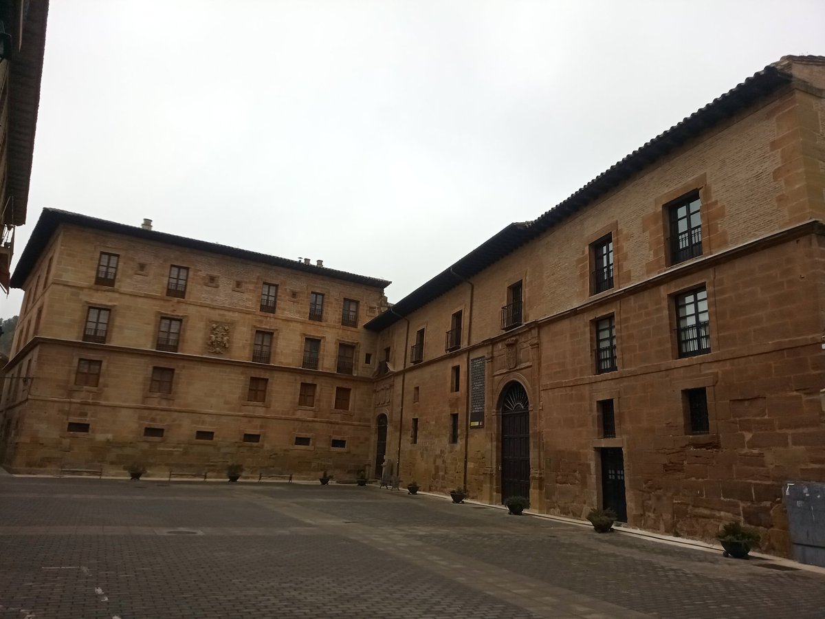 Lenatakalam's tweet photo. Hoy interpreto en una notaría de esta mítica población de La Rioja 🤩.

¿Conseguís identificar cuál es? 😜.

تحيات!!! https://t.co/xXHg0tG5NB
