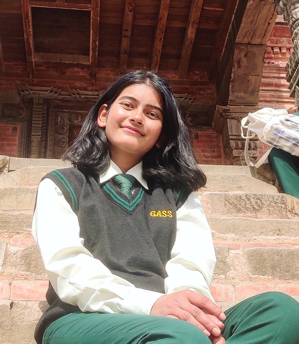 Manzee94's tweet photo. चकलेट दिएर प्रेम हुन्थ्यो भने म हरेक पसल रित्याउन सक्थे तिम्रो मायाको लागि !! Happy चक्लेट day ❣️🍭🍫 https://t.co/qGFdwSFEls