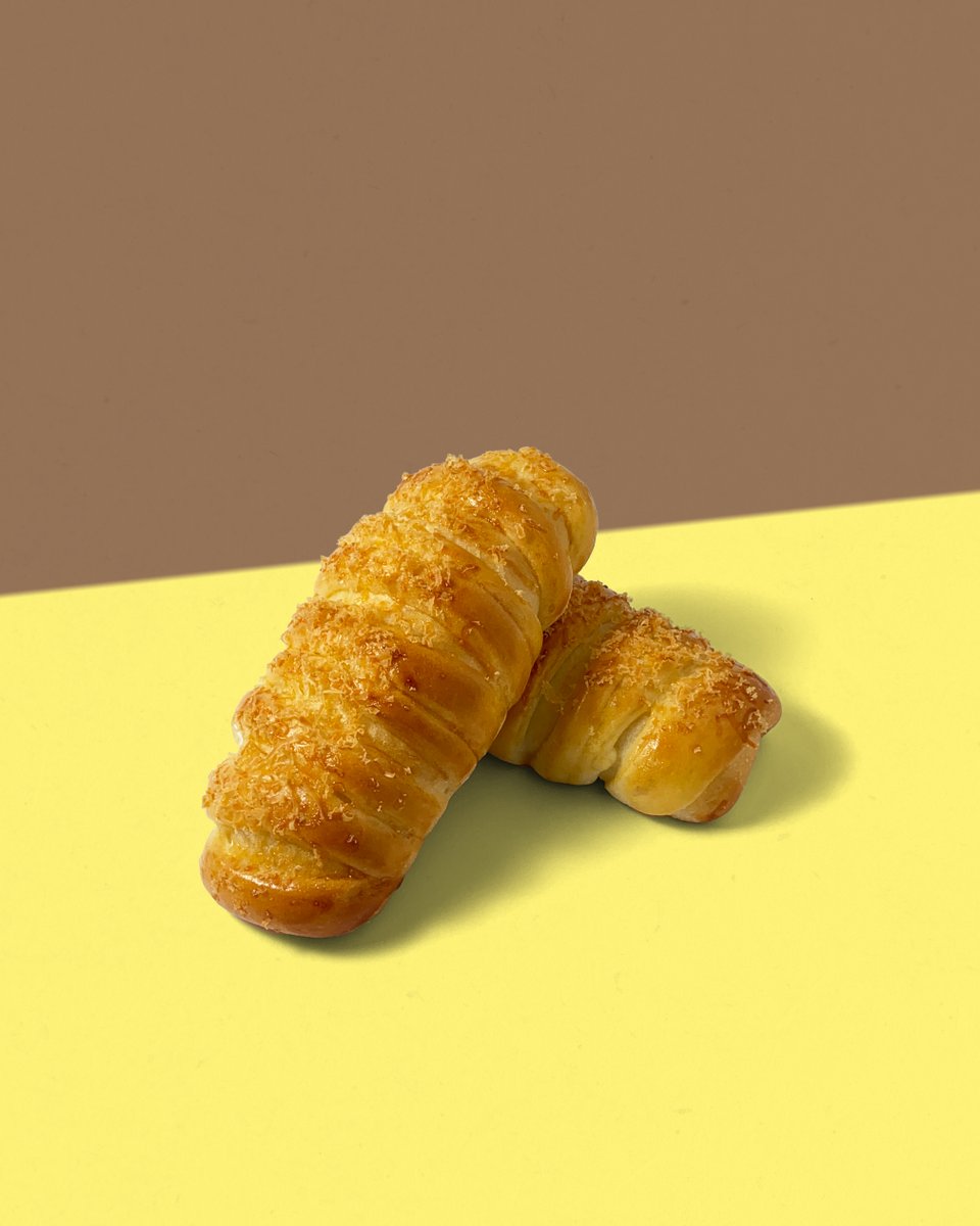 fifthwavebakery's tweet photo. A bun filled with our House Made Cheese filling to make sure you won't get the same taste other than at Fifth Wave Bakery,

Introducing, Hokkaido Cheese!🧀

Untuk info dan pemesanan dapat hubungi link WA berikut : https://t.co/HYDp9WK2JY

#semarang #japanesebakery #cheese https://t.co/G7UqAY7h3R