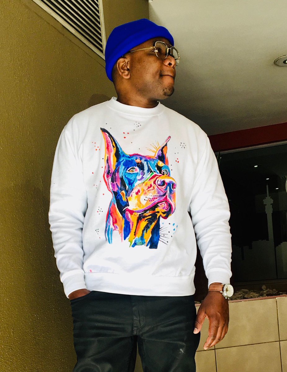Zalusoarts's tweet image. Meet Andrew Sanudi, aka DruTheArtist. South African based Malawian artist that does portraits on paper and custom paintings on clothes and on canvases.

 Check out more of his work on IG: @DruTheArtist 
#ArtistFeature #Creatives #Malawi
