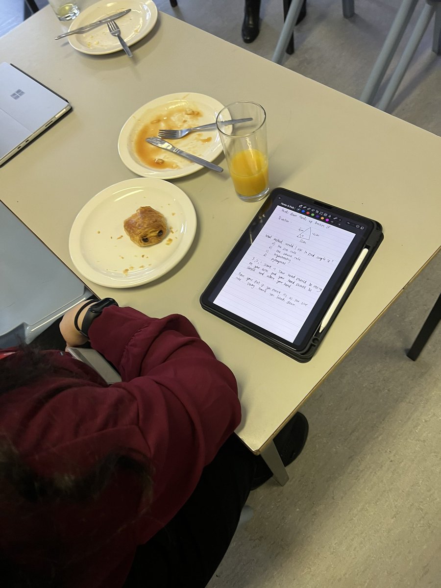 Today was our last #EDIClinic with our Spring New Starters. 

We had a yummy breakfast and practiced intellectually preparing questions to check for whole class understanding. 

…and I got a super cute thank you card 🥰

<a href="/FgcsTlc/">FGCS TLC</a> <a href="/MrClark_PE/">Rob Clark</a> 
#WeAreFGCS