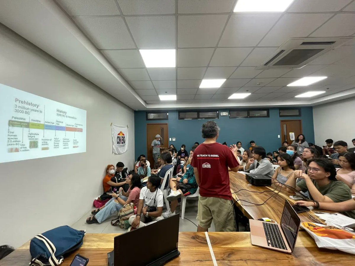 YearoftheMonSy's tweet photo. Matagumpay ang paglulunsad ng Congress of Teachers/Educatoes for Nationalism and Democracy at All UP Academic Employees Union ng bagong installment ng PJMS Lecture Series na "Basic Principles of Marxism-Leninism" 🎂
#KaJomaLives
#JMSStudyMovement https://t.co/zv1ZDVmUao