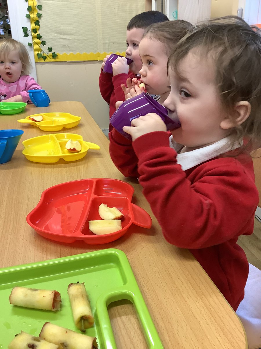 Our Raindrops enjoying a social snack together in #Nursery as part of their routine. @FallaParkSchool @Miss_Carr_Falla @Mrs_ARowan