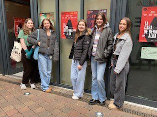 mflstrathearn's tweet photo. Our A2 Spanish class thoroughly enjoyed their visit to the Cervantes theatre in London to see a production of Lorca’s ‘La Casa de Bernarda Alba’ #encourage #empower #excel https://t.co/5HYu6Onvcj