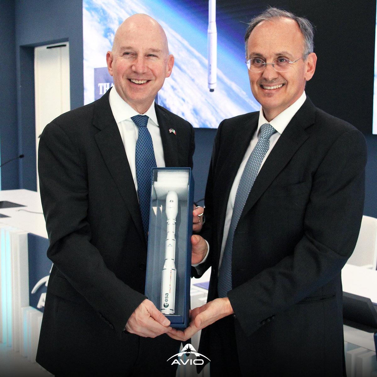 Yesterday the US Ambassador Jack Markell came to visit our headquarter in Colleferro. It was a great pleasure to welcome him and talk about current scenarios and new opportunities in the #Space Industry. #Avio #spaceiscloser @USAmbItaly