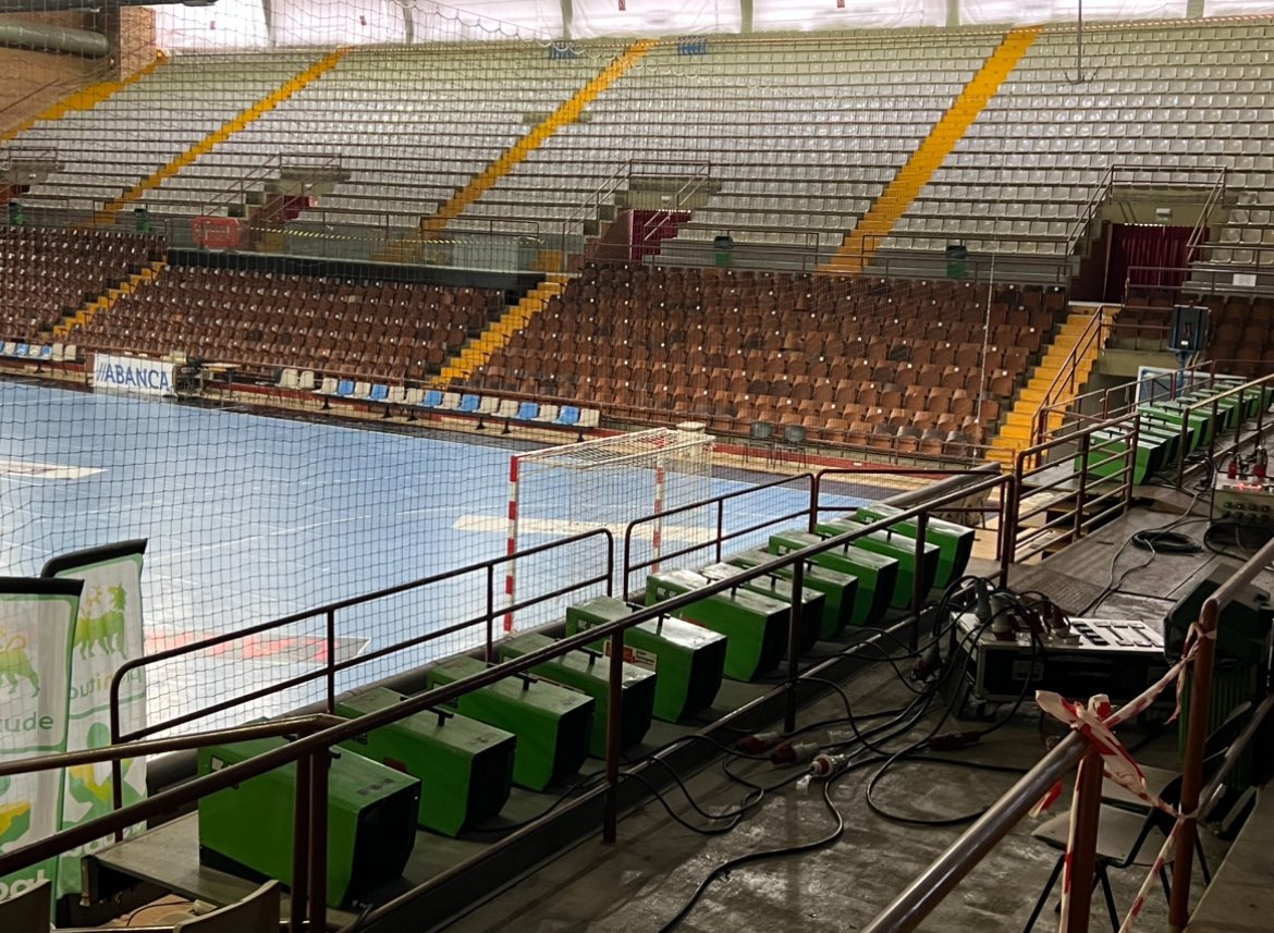 El ABANCA Ademar León volverá a instalar 🟢➡️cañones de calor ⬅️🟢para garantizar una temperatura adecuada para  la comodidad de la aficionados y la correcta práctica del balonmano. 
#AdemarALuchar
